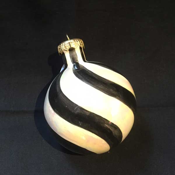 ChristmasballBlackwhite