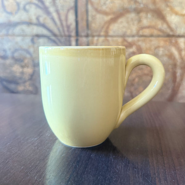 Gruenundform_Becher_maisgelb