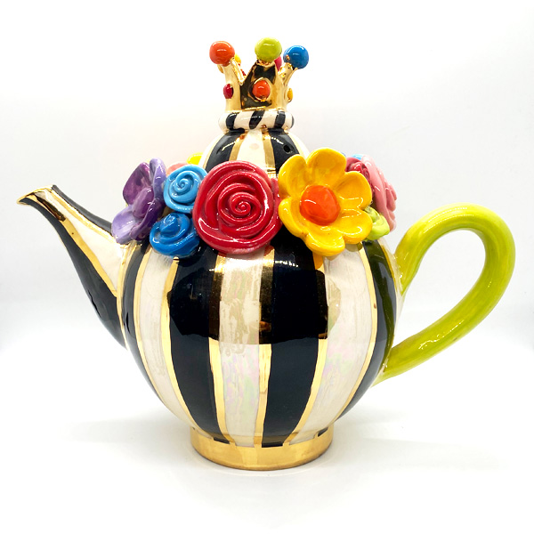 MaryRoseYoung_Teapot_blackandwhite